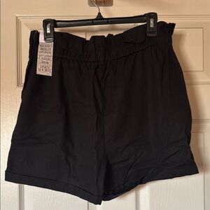 Women's Black Linen Relaxed Fit Shorts